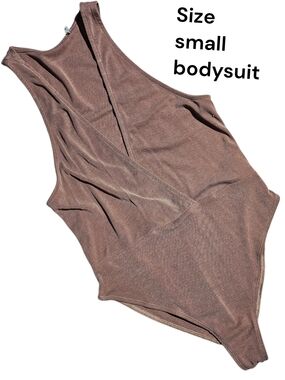 Scoop-Back Ribbed Bodysuit in Taupe